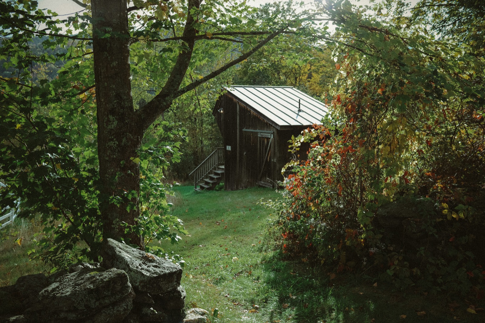 Záhradný domček: Stavba vs. kúpa - Kompletný sprievodca