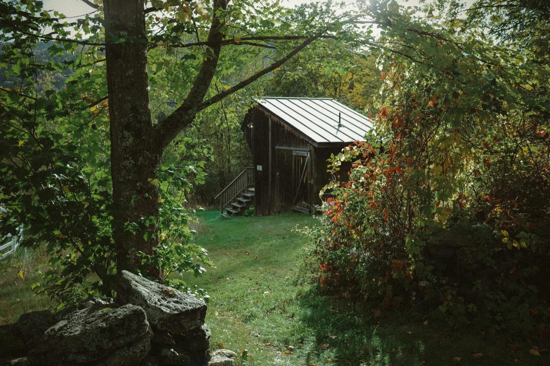 Záhradný domček: Stavba vs. kúpa - Kompletný sprievodca